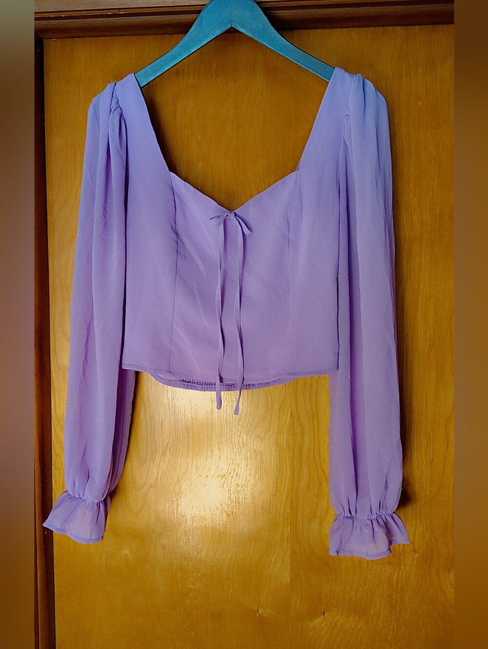 FORVER 21 NWT Lilac Purple Sweetheart Long Sleeve Crop Top, Size Small